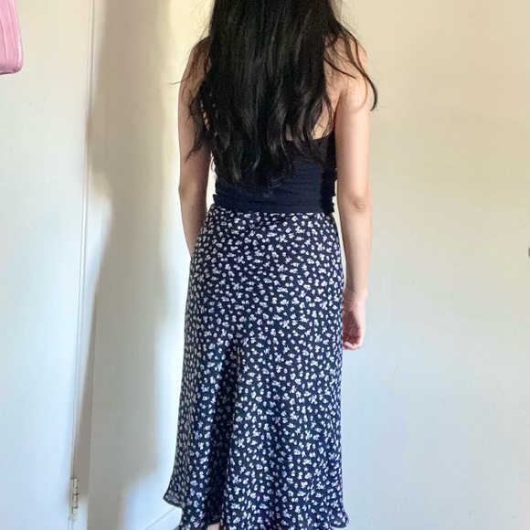 Black Floral Print Midi Slit Skirt - Picture 6 of 6